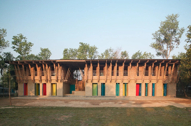 Escuela hecha a mano / Anna Heringer + Eike Roswag - Escuelas