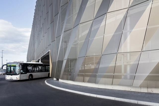 Terminal de Buses Aeropuerto de Stuttgart / Wulf Architekten - Estación De Buses