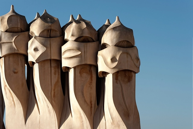 Architecture Guide: 10 Must See Gaudí Buildings in Barcelona - Featured Image