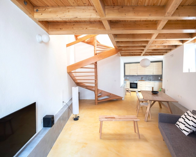 The Versatility of Wooden Staircases in Portuguese Houses  - Featured Image