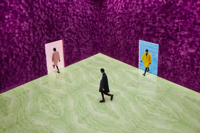 Rem Koolhaas explora la calidad sensorial de los materiales en el set Prada FW21 Menswear - Imagen Principal