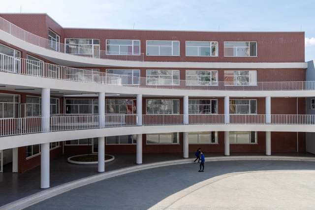 Qazim Turdiu Primary & Secondary School / StudioArch4 - Exterior Photography, Elementary & Middle School, Facade, Door