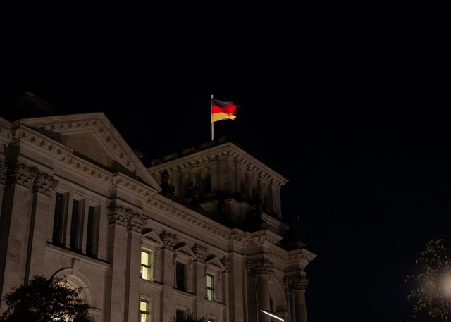 Learning From Europe: Beyond Symbolic Dark Landmarks to Save Energy at Night - Featured Image