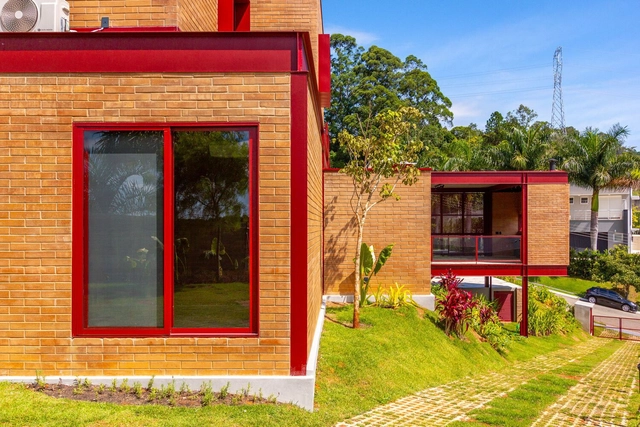The Color in Structures and Enclosures: Applications in Contemporary Latin American Housing - Featured Image
