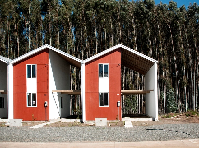 Alejandro Aravena’s Elemental and Holcim Collaborate on Carbon-Neutral Housing at the 2025 Venice Biennale - Featured Image