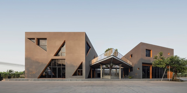 DIFF Coffee Roasters / ASWA - Coffee Shop