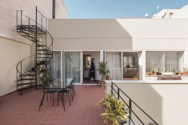 XT97 Modernist Housing / Lara Vartzioti - Refurbishment