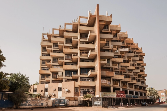 Abdelmoneim Mustafa: How the Father of Sudanese Modernism Navigated Modernity and Tradition, Progress and Decolonialism - Featured Image