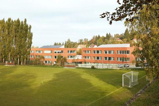 Frič Brothers Elementary School / Atelier 6 - Elementary & Middle School